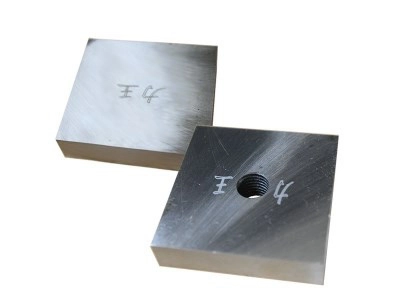 Нож для станка GQ-40 Zitrek (83х83х16) с отверстием по центру М14 067-0095-03