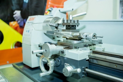 Токарный станок настольный Metalmaster MML 2550