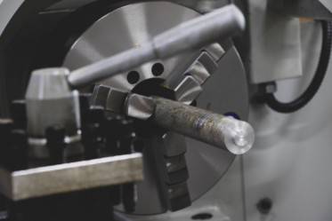 Универсальный токарный станок SPF-1000PS с УЦИ