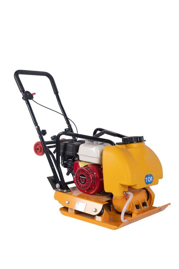 Виброплита TOR C-60(E) 60 кг, 11кН (Honda) бак, колесный комплект