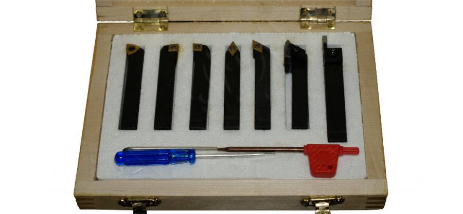 Набор из 7-ми резцов с мех креплением твердосплавных пластин 8х8 мм