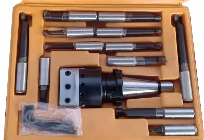 Расточная головка конус ISO30 (с набором расточных резцов из 12 шт.)