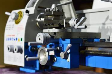 Токарный настольный станок SPV-550