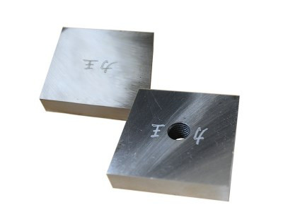 Нож для станка GQ-40 Zitrek (83х83х16) с отверстием по центру М14 067-0095-03