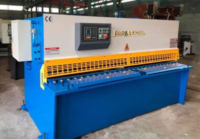 Гидравлическая гильотина с поворотной балкой Metalmaster HCQ 2560